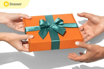 Tặng quà cho đồng nghiệp: Nên và không nên tặng gì?