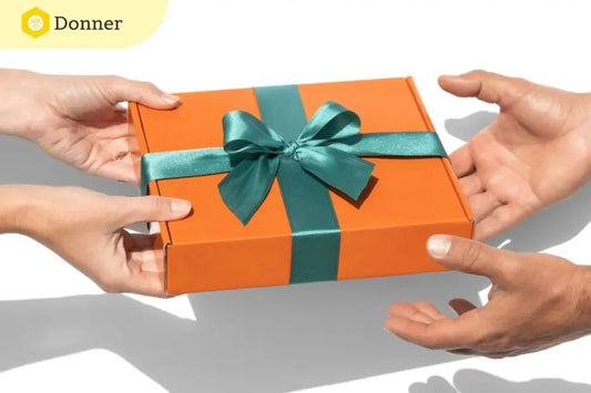Tặng quà cho đồng nghiệp: Nên và không nên tặng gì?