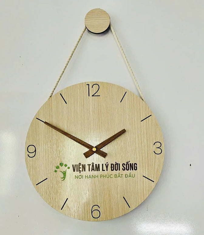 Đồng hồ treo tường bằng gỗ