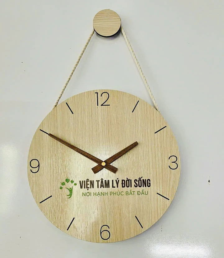 Đồng hồ treo tường bằng gỗ